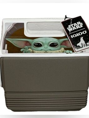 Igloo Star Wars Playmate Mini Cooler The Mandalorian 6 Cans Child Grogu NWT
